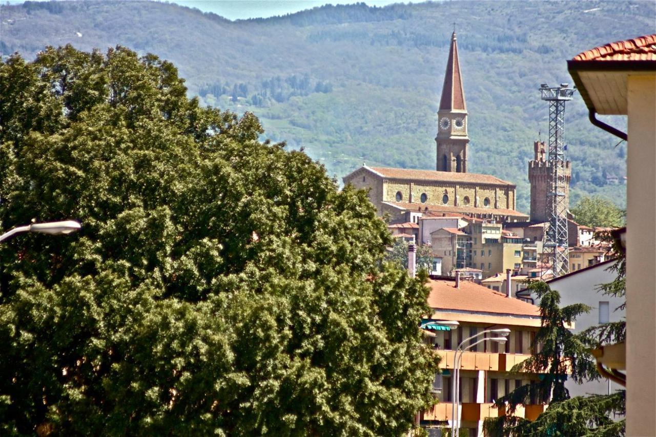 Affittacamere La Casa Di Elide Arezzo Bagian luar foto