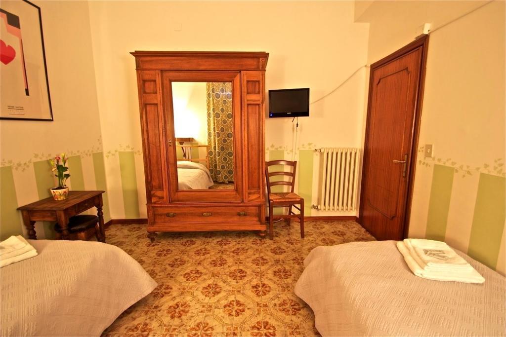 Affittacamere La Casa Di Elide Arezzo Ruang foto